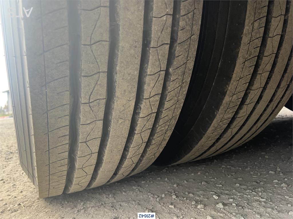 Mercedes-Benz Actros 6x2 box truck with/refrigeration/freezer un