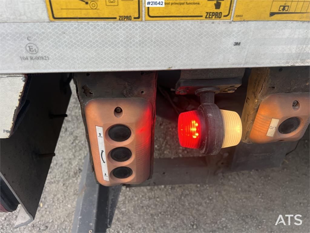 Mercedes-Benz Actros 6x2 box truck with/refrigeration/freezer un