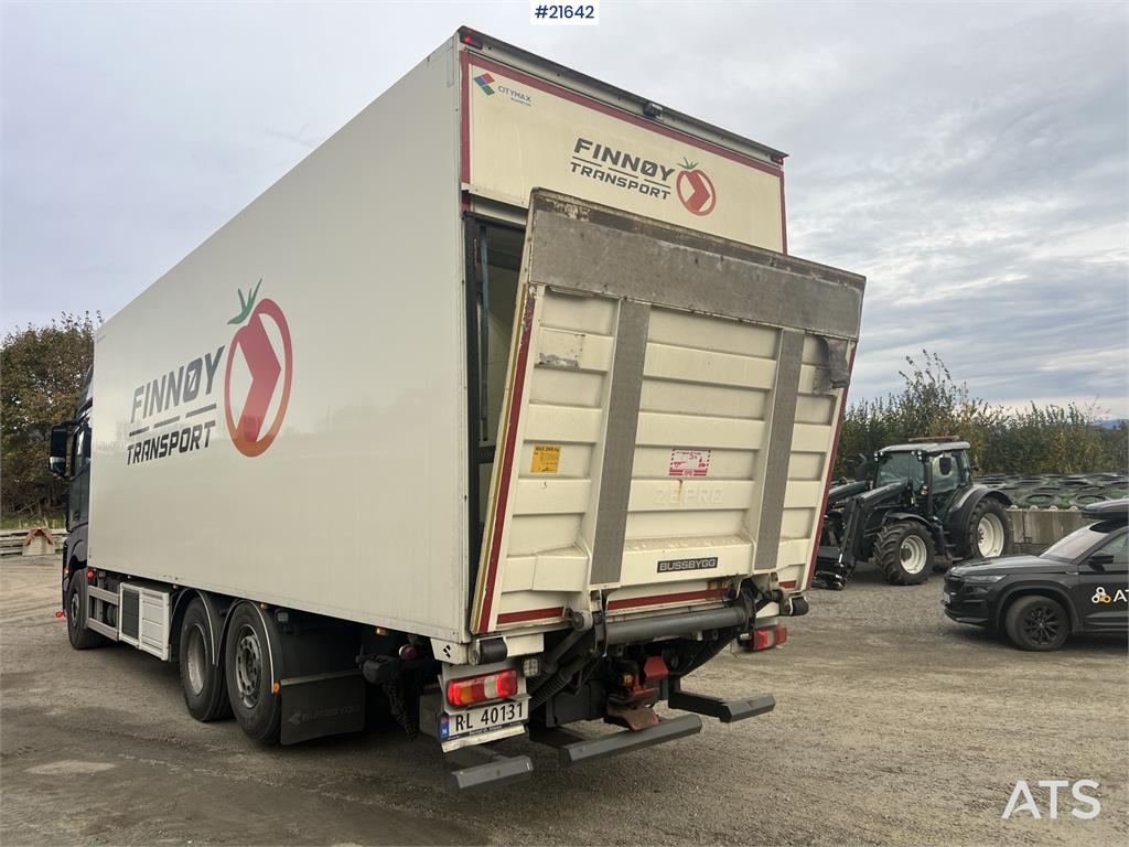 Mercedes-Benz Actros 6x2 box truck with/refrigeration/freezer un