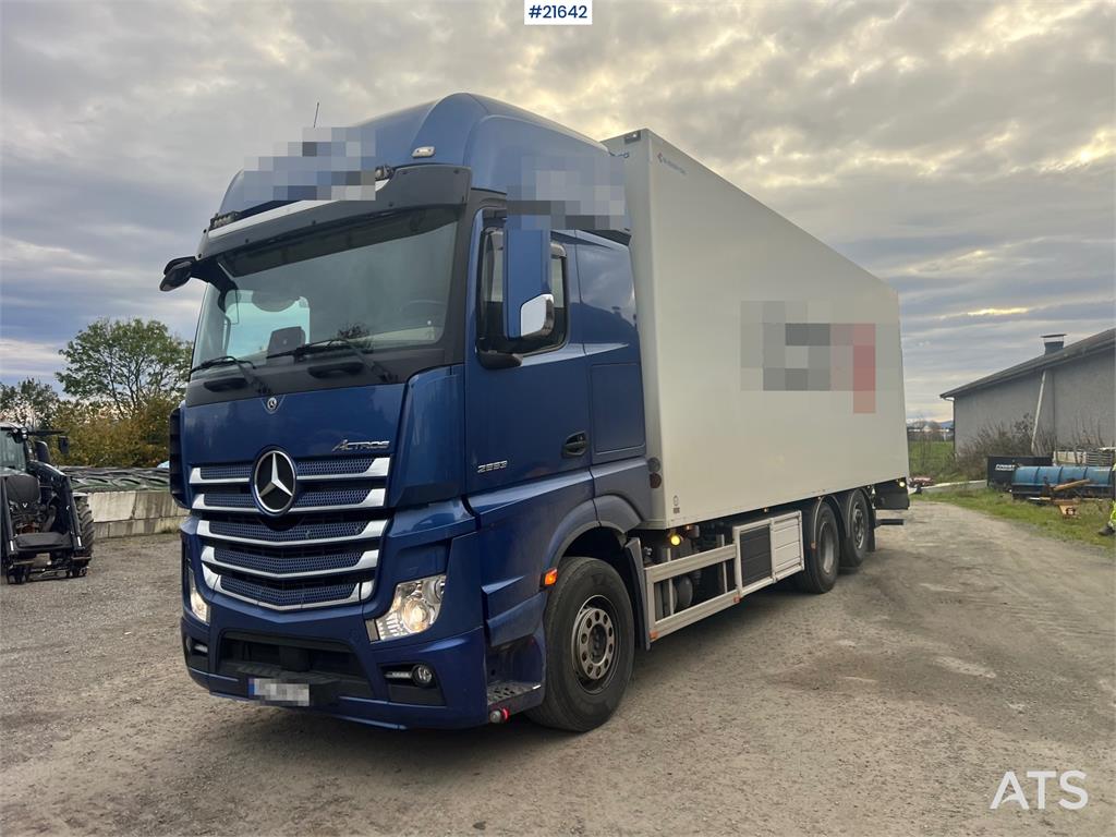 Mercedes-Benz Actros 6x2 box truck with/refrigeration/freezer un