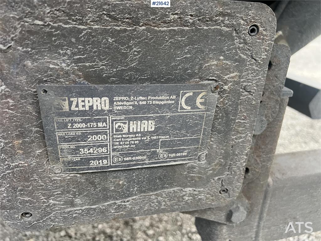 Mercedes-Benz Actros 6x2 box truck with/refrigeration/freezer un