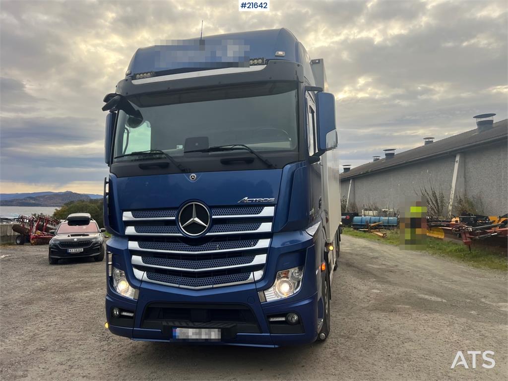 Mercedes-Benz Actros 6x2 box truck with/refrigeration/freezer un