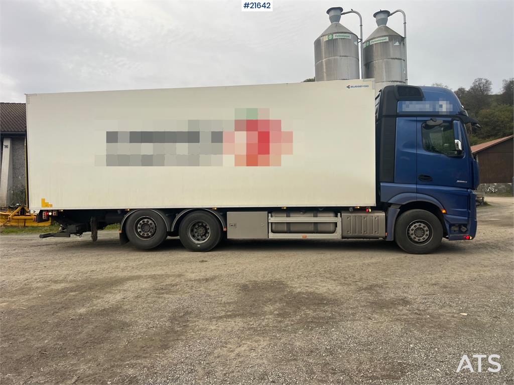 Mercedes-Benz Actros 6x2 box truck with/refrigeration/freezer un