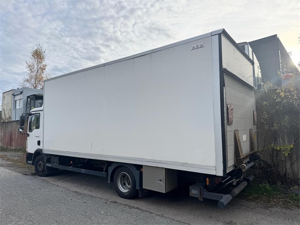 MAN TGL 8.220 4x2 Box Truck.