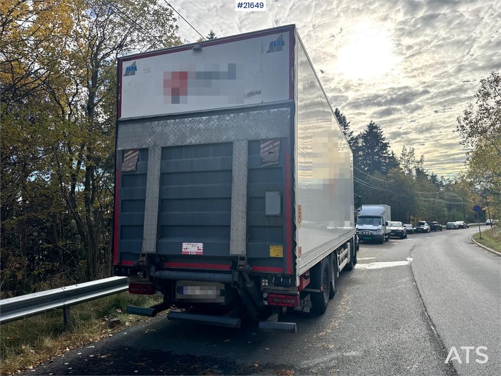 MAN TGS 35.480 8x2 Box truck w/ Full side opening.