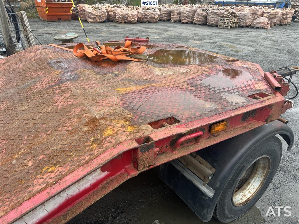 Damm 3 axle machine trailer w/ hydraulic driving bridge