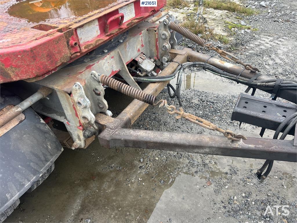 Damm 3 axle machine trailer w/ hydraulic driving bridge