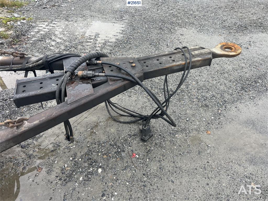 Damm 3 axle machine trailer w/ hydraulic driving bridge