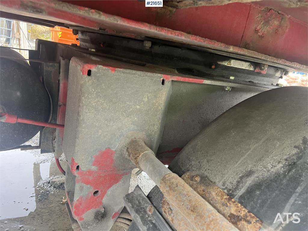 Damm 3 axle machine trailer w/ hydraulic driving bridge