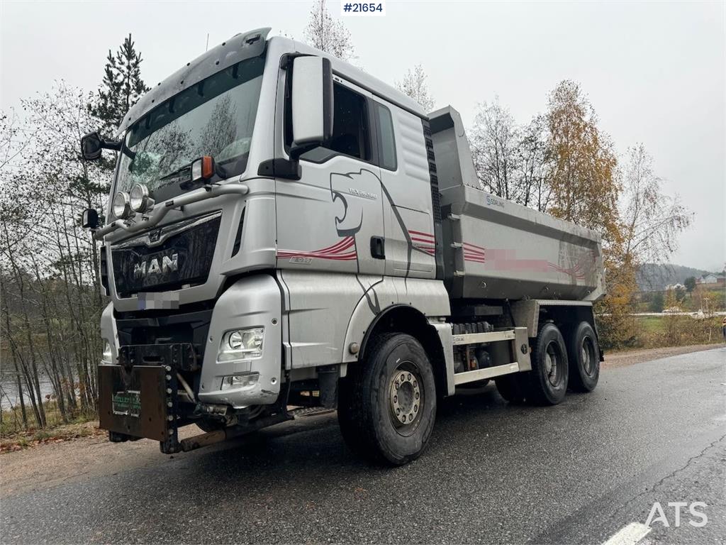 MAN TGX 26.580 6x4 – Tipper truck with snowplow setup