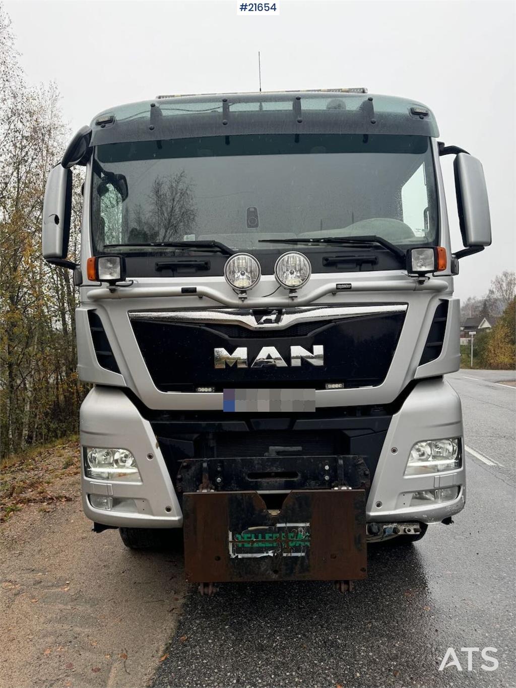 MAN TGX 26.580 6x4 – Tipper truck with snowplow setup