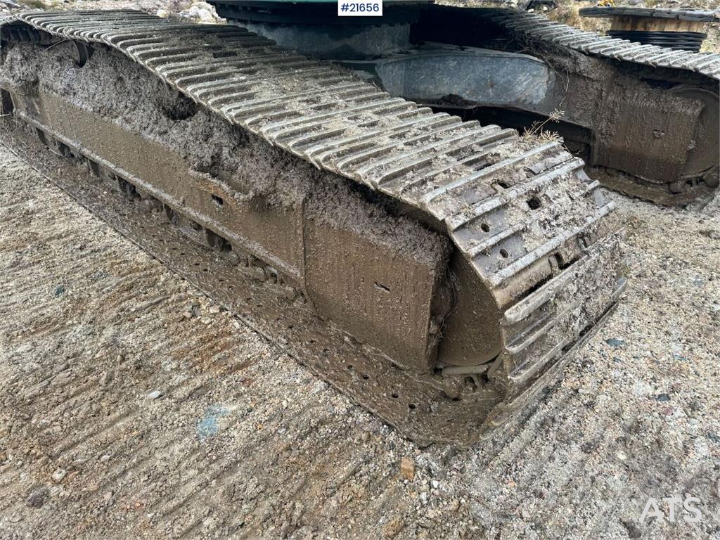 Kobelco SK230SRLC-5 Tracked Excavator w/ Tilt, Bucket and