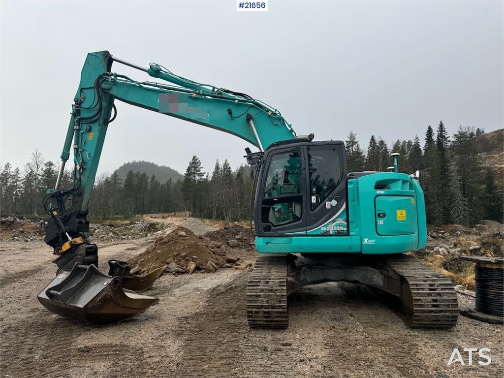 Kobelco SK230SRLC-5 Tracked Excavator w/ Tilt, Bucket and