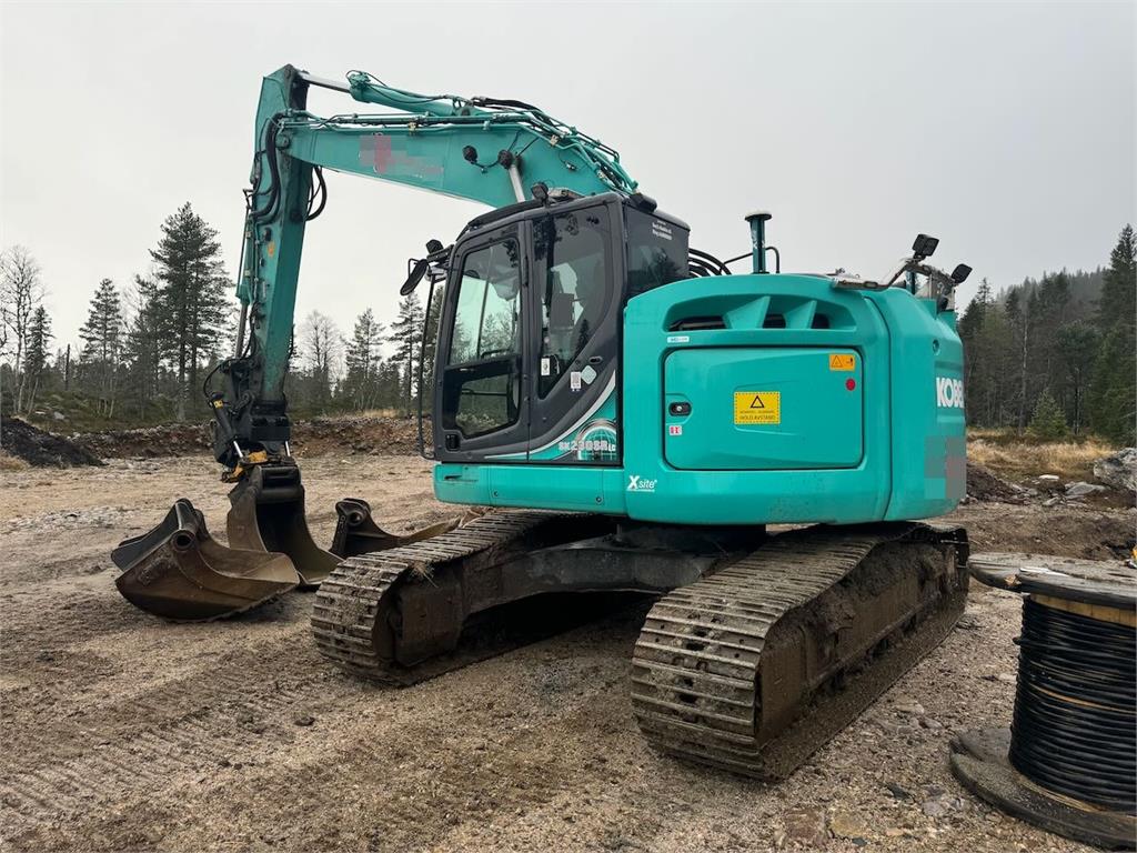 Kobelco SK230SRLC-5 Tracked Excavator w/ Tilt, Bucket and