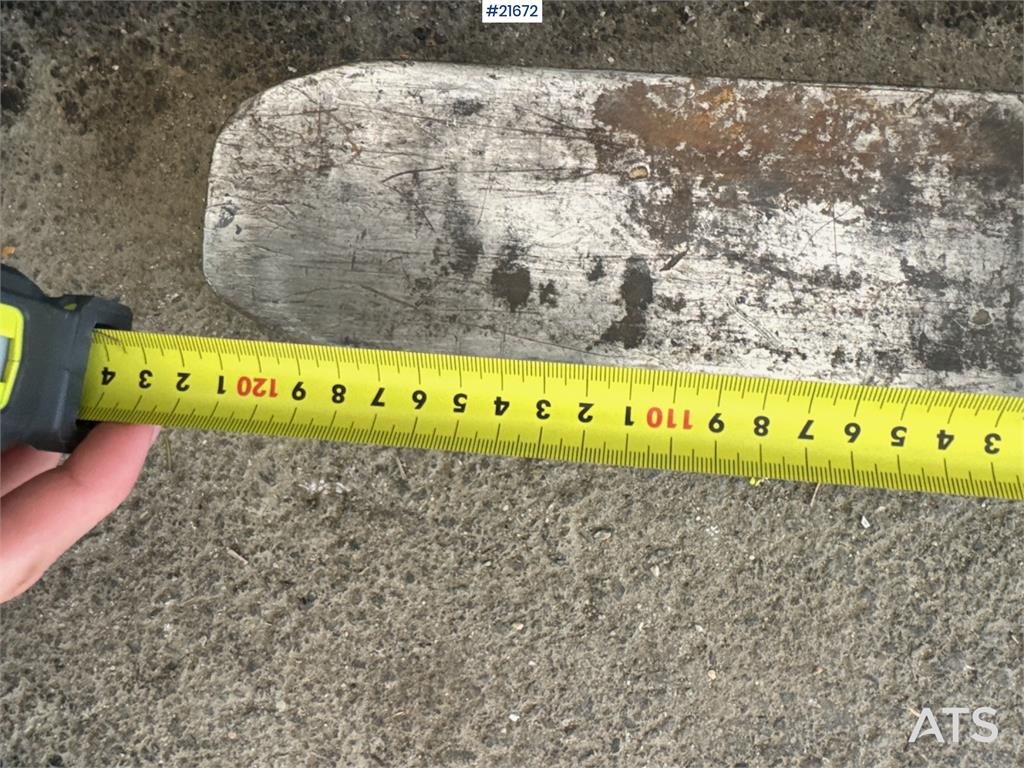 Linde E16 EL Truck w/extensions.