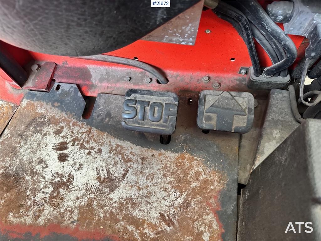 Linde E16 EL Truck w/extensions.