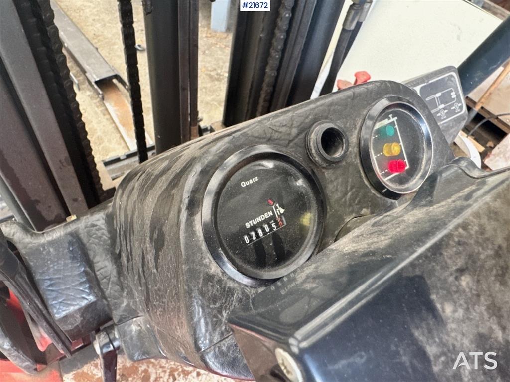 Linde E16 EL Truck w/extensions.