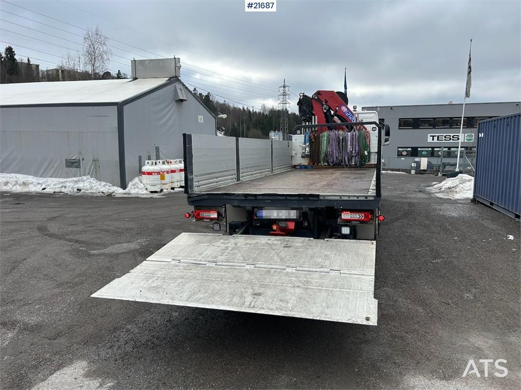 Volvo FM450 Crane Truck w/ 21 t/m HMF crane and Lift. 19