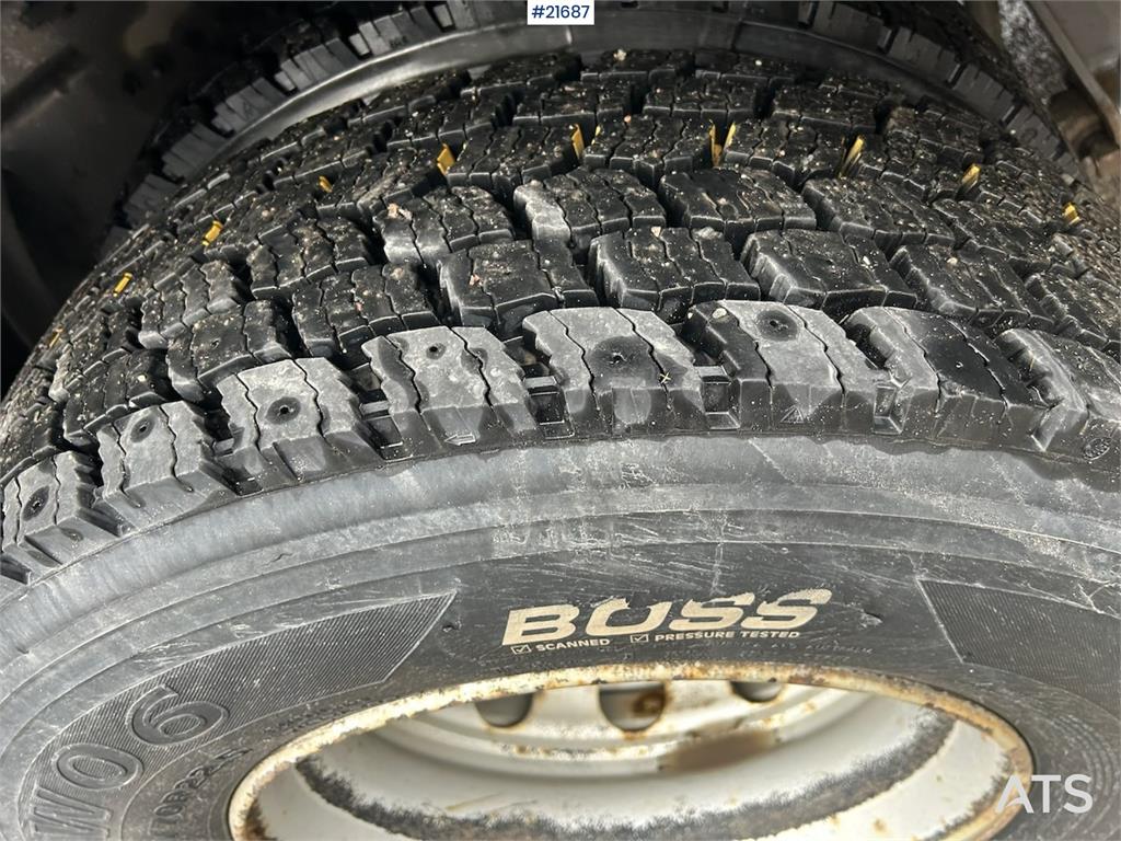 Volvo FM450 Crane Truck w/ 21 t/m HMF crane and Lift. 19