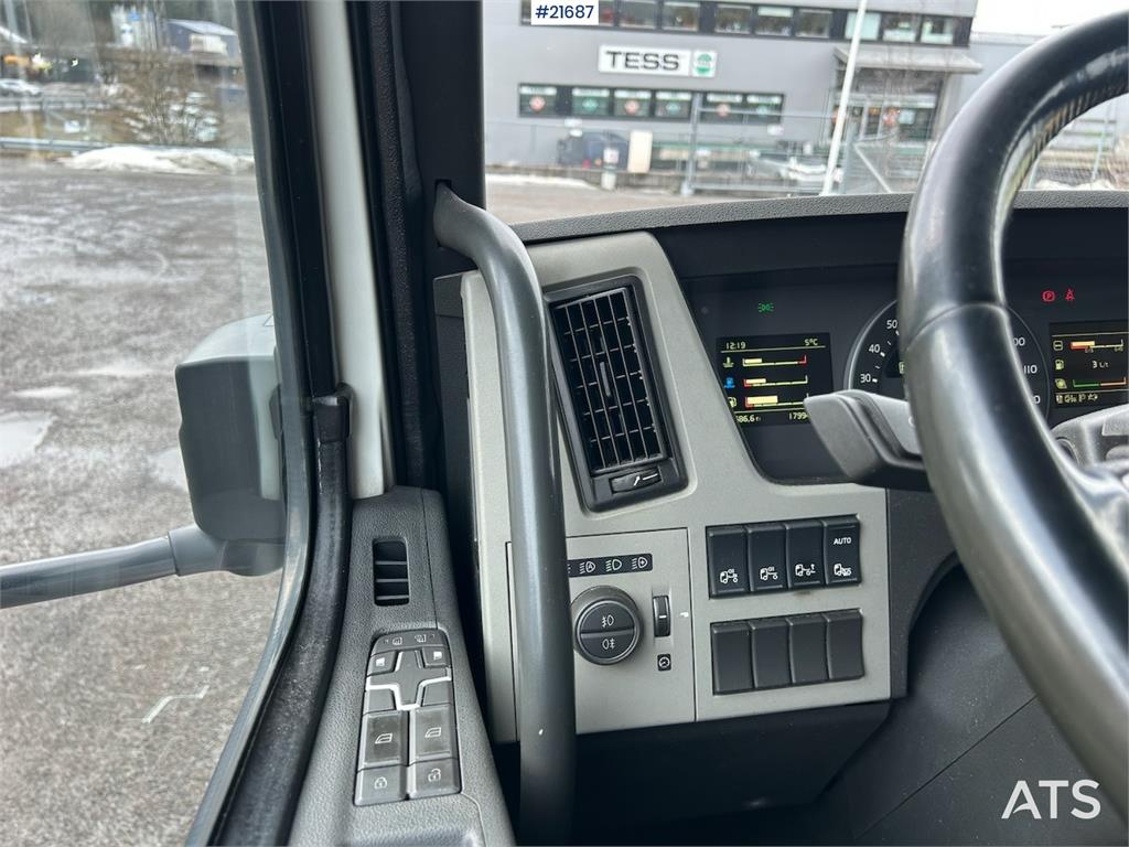 Volvo FM450 Crane Truck w/ 21 t/m HMF crane and Lift. 19