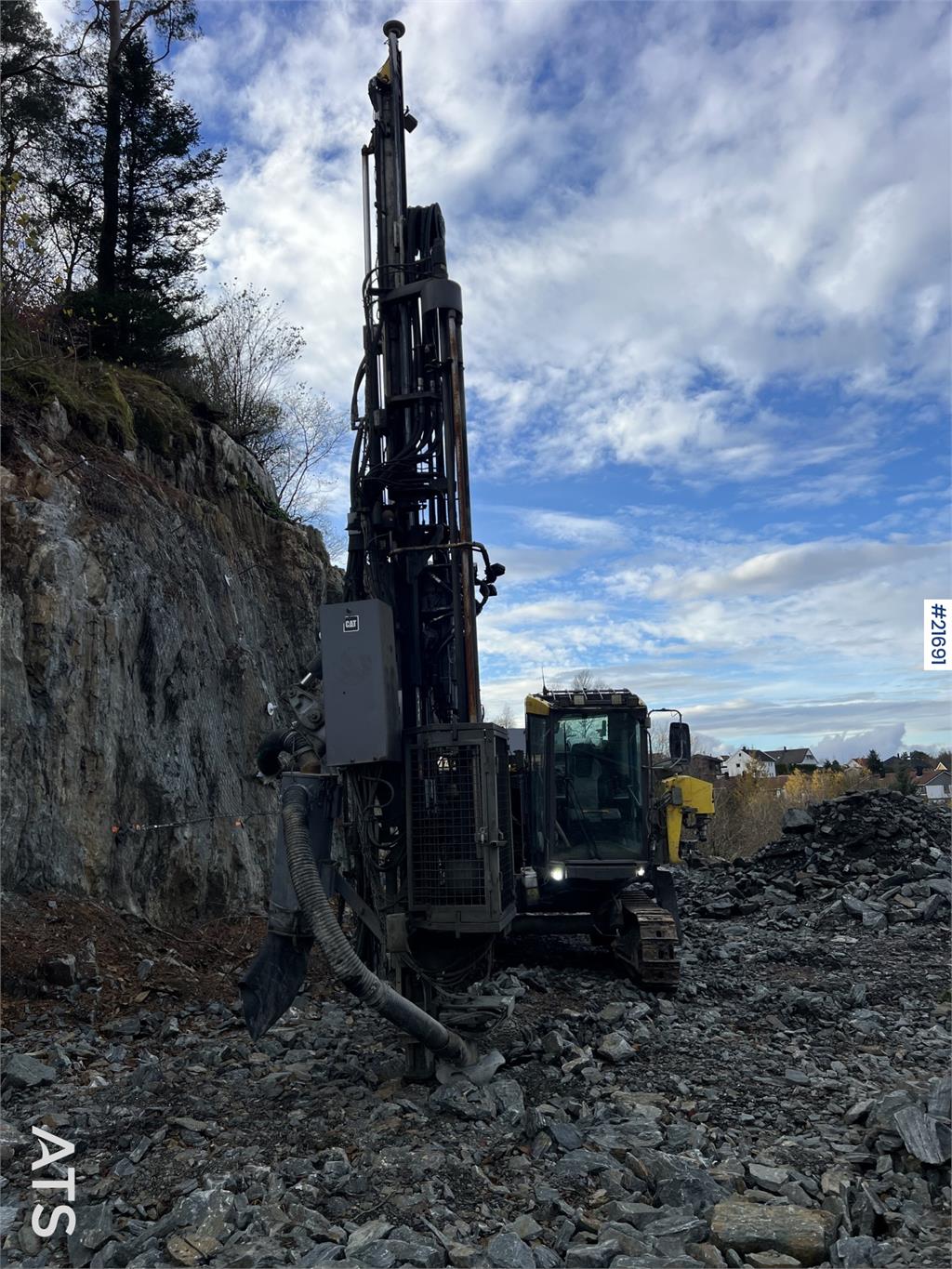 Atlas Copco smartroc T40-11 drilling rig w/2540 hammer, CME gr