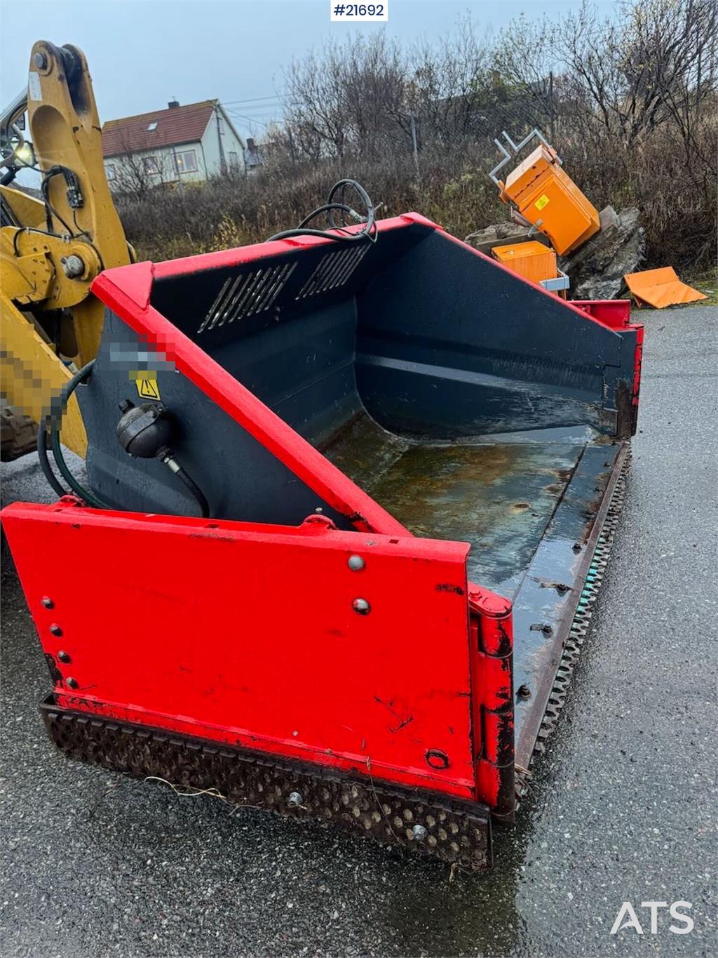 CAT 918M wheel loader w/ grading bucket, flap wing buc
