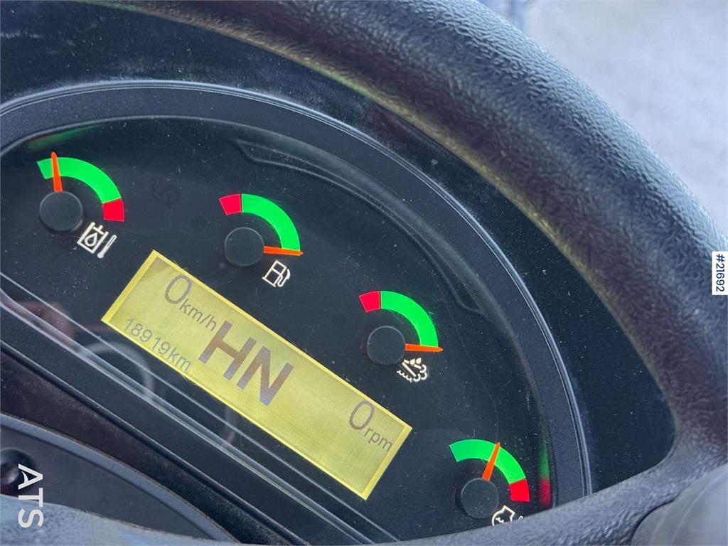 CAT 918M wheel loader w/ grading bucket, flap wing buc