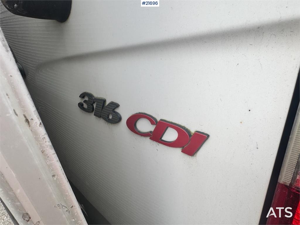 Mercedes-Benz Sprinter 316 w/ Lift