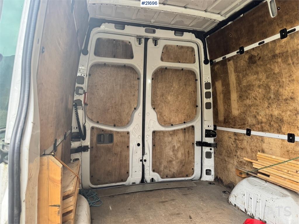 Mercedes-Benz Sprinter 316 w/ Lift