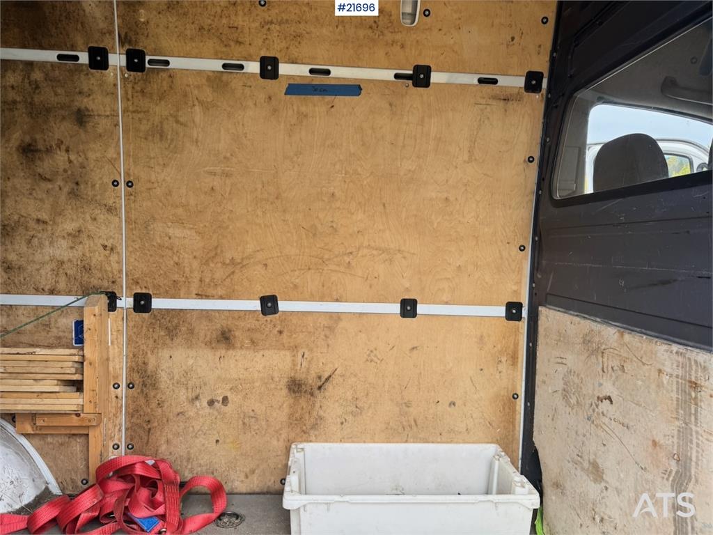 Mercedes-Benz Sprinter 316 w/ Lift