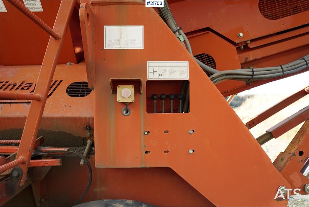 Finlay 683 2 cover sorting plant w/only 5900 hours on SEM