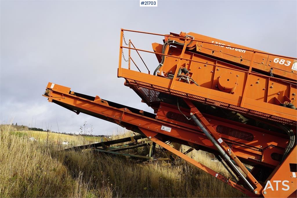 Finlay 683 2 cover sorting plant w/only 5900 hours on SEM