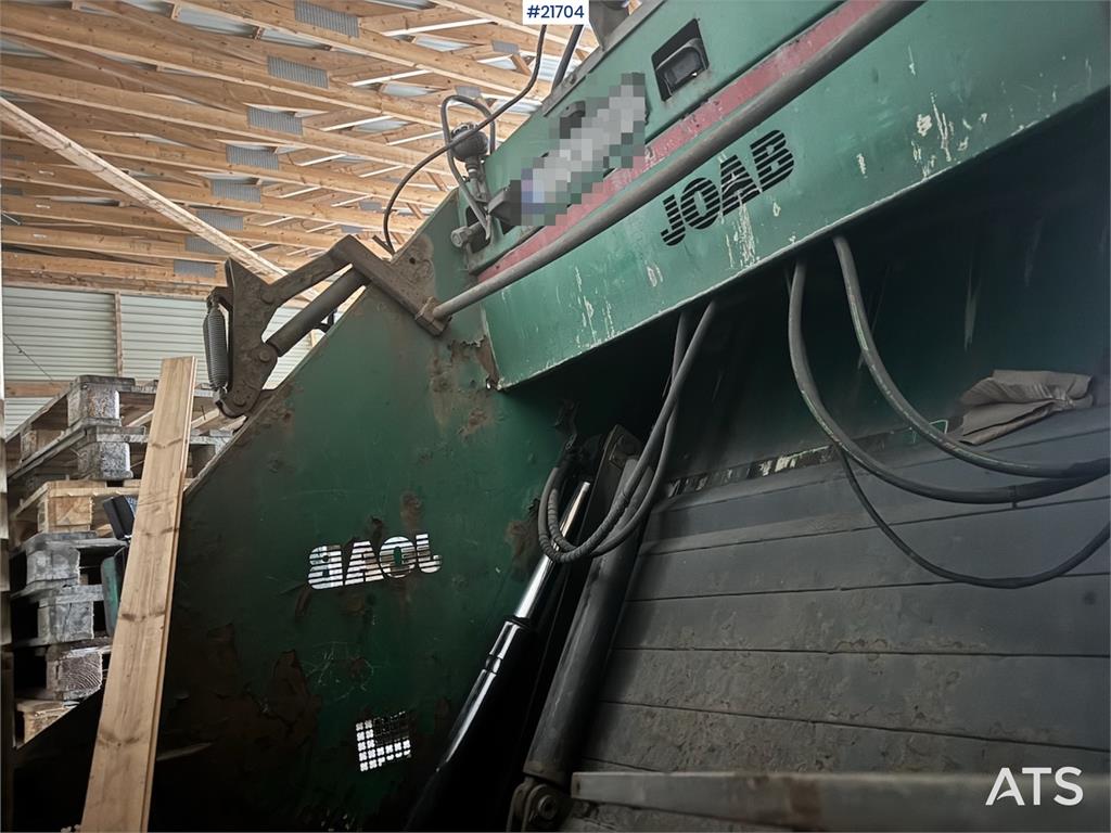 Volvo FM410 2-Chamber Refuse Truck.