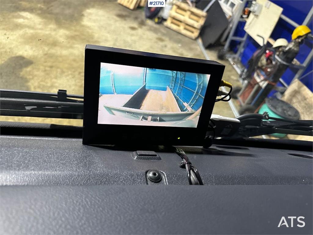 Scania R560 brøyterigget krokbil m / 20 T krok og kasse.