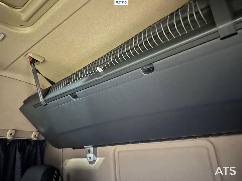 Scania R560 brøyterigget krokbil m / 20 T krok og kasse.