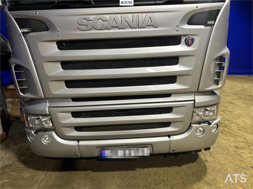 Scania R560 brøyterigget krokbil m / 20 T krok og kasse.