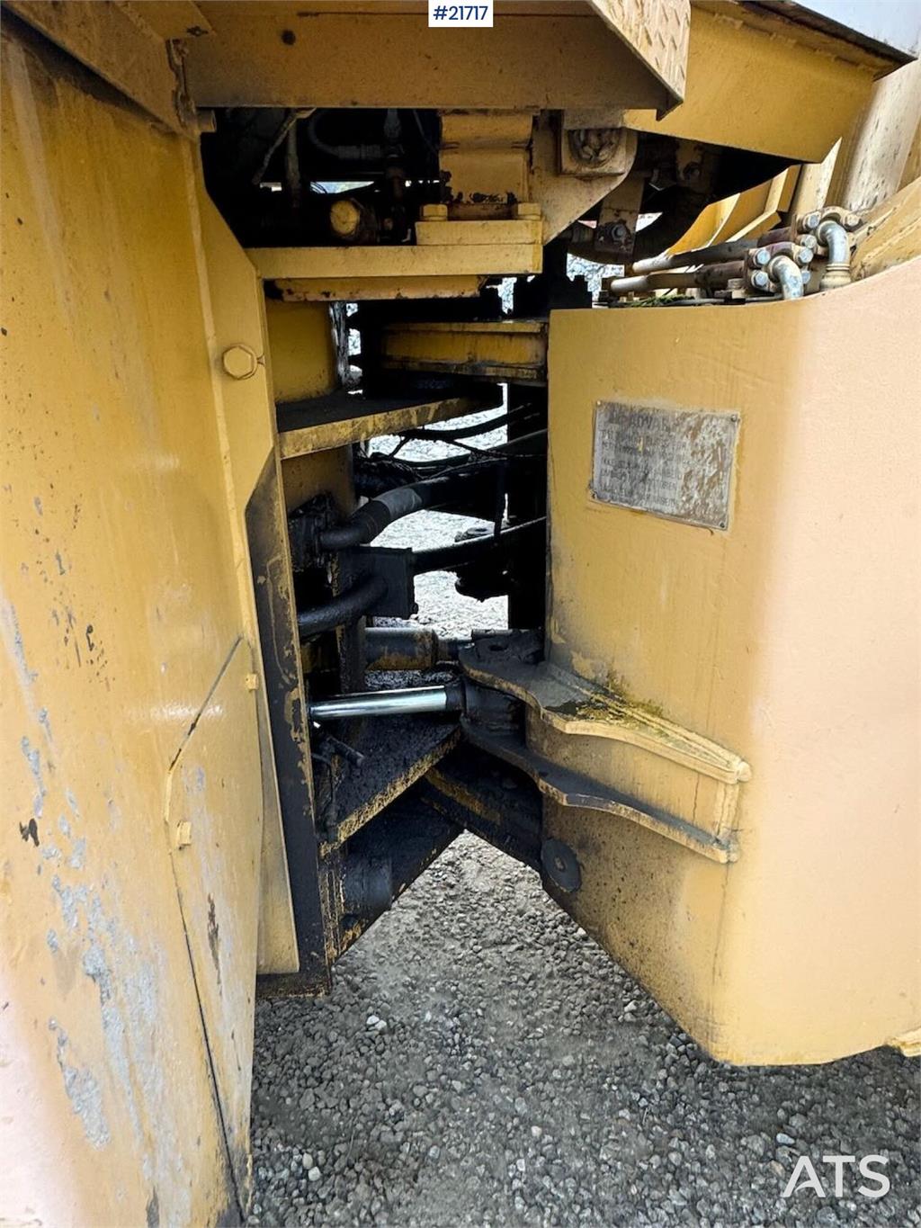 TCM 870 Wheel Loader w/ Bucket