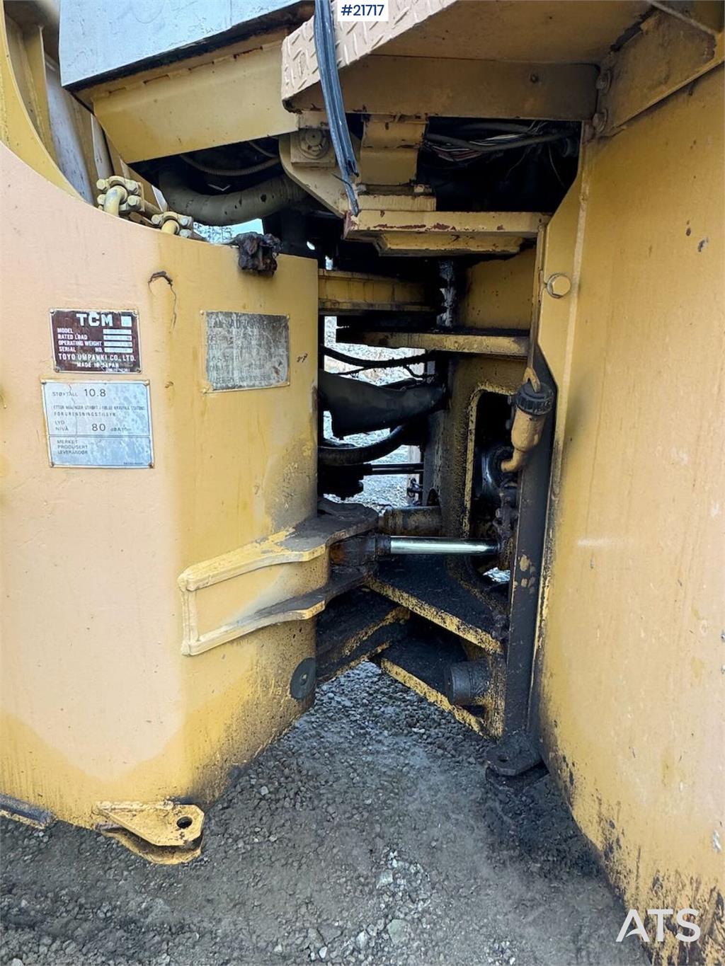 TCM 870 Wheel Loader w/ Bucket