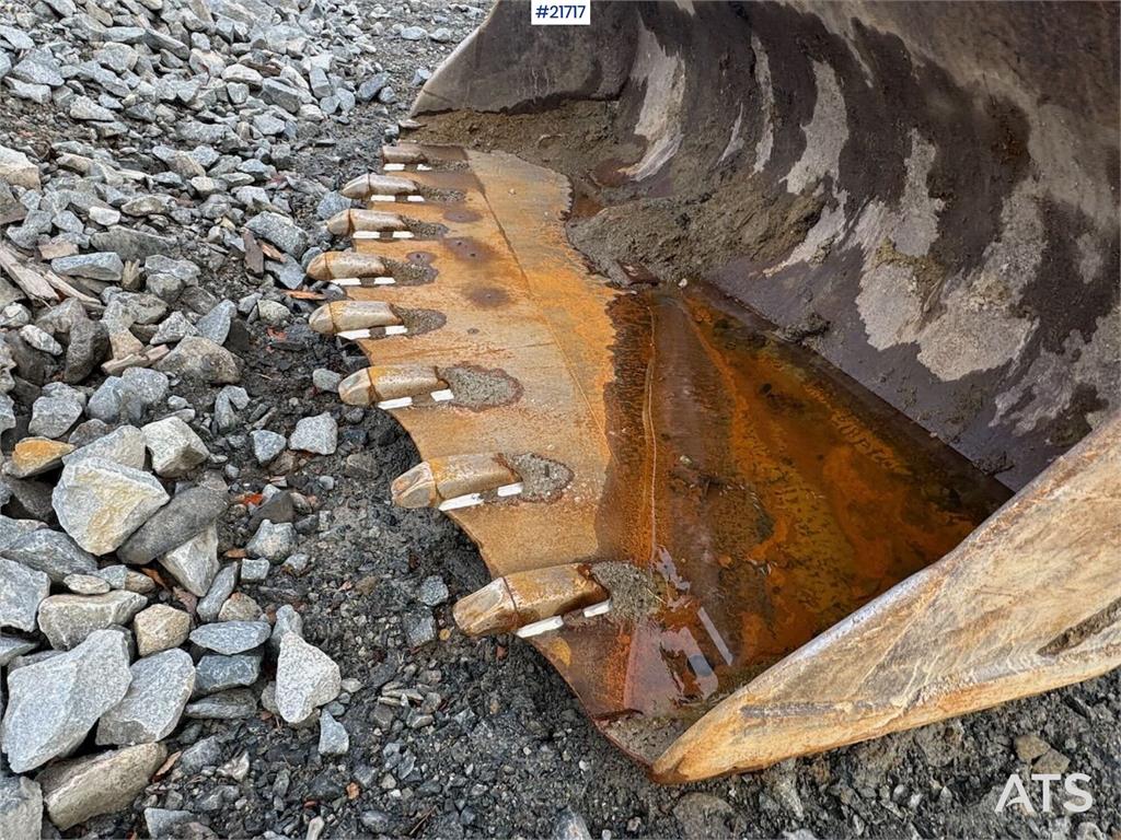 TCM 870 Wheel Loader w/ Bucket