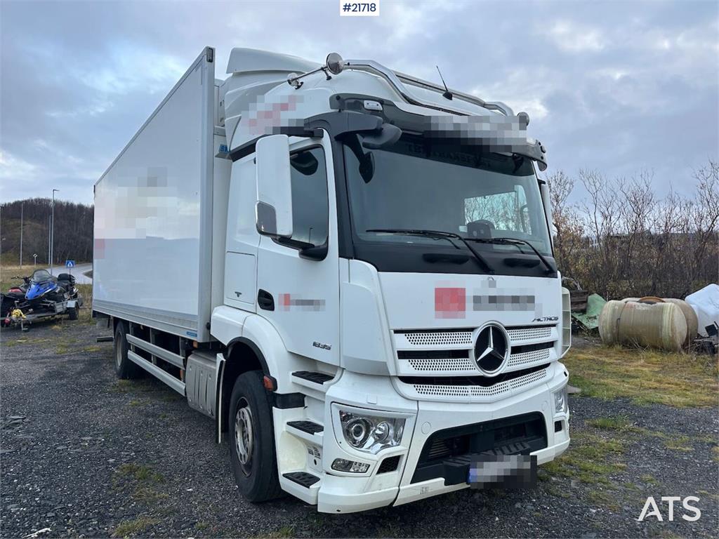 Mercedes-Benz Actros 1835 box truck w/ Full side opening, genera