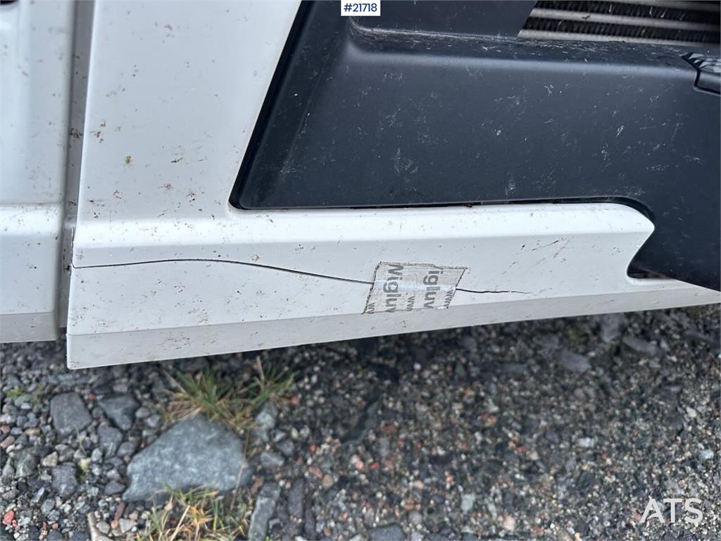 Mercedes-Benz Actros 1835 box truck w/ Full side opening, genera