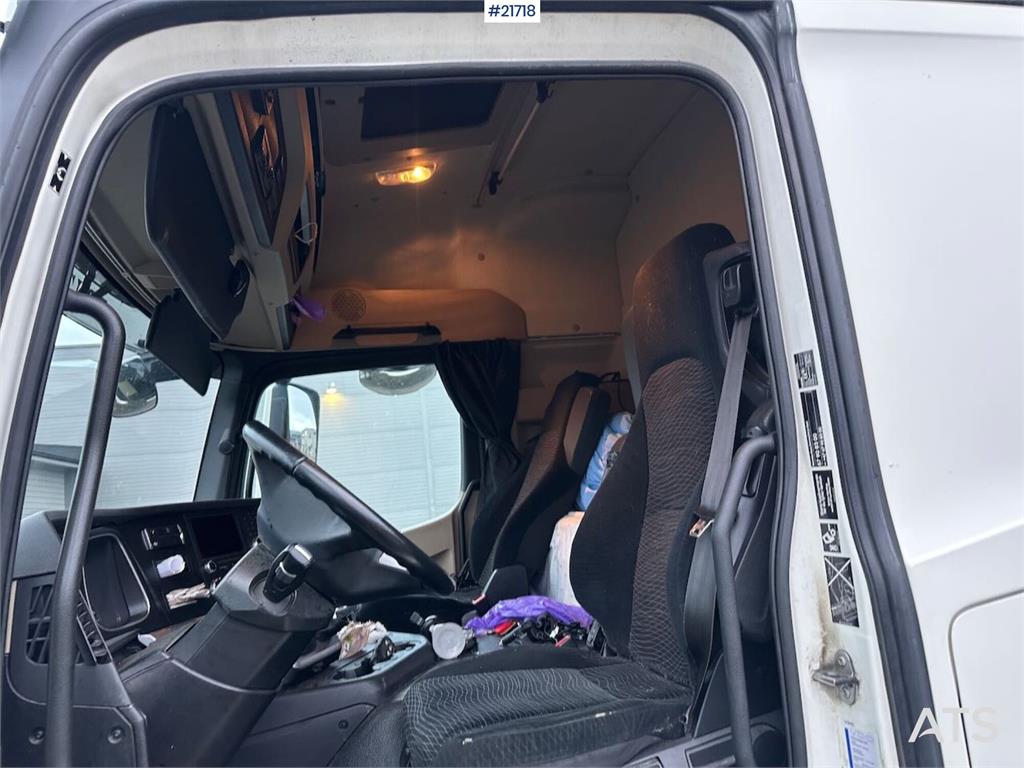 Mercedes-Benz Actros 1835 box truck w/ Full side opening, genera