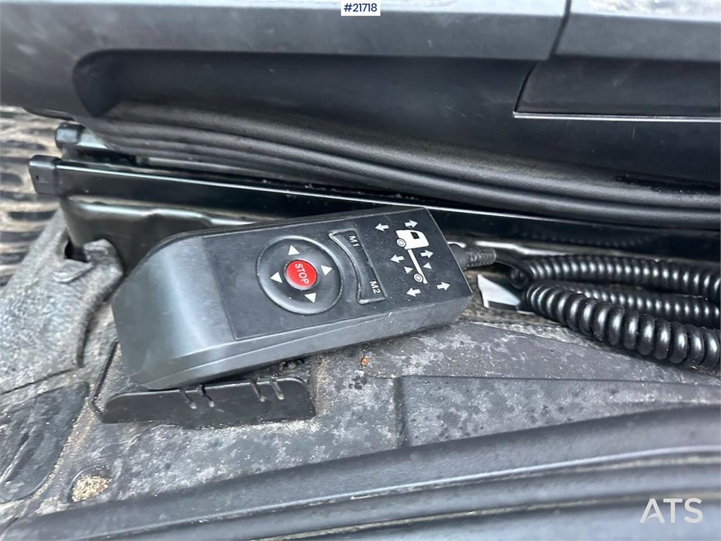 Mercedes-Benz Actros 1835 box truck w/ Full side opening, genera