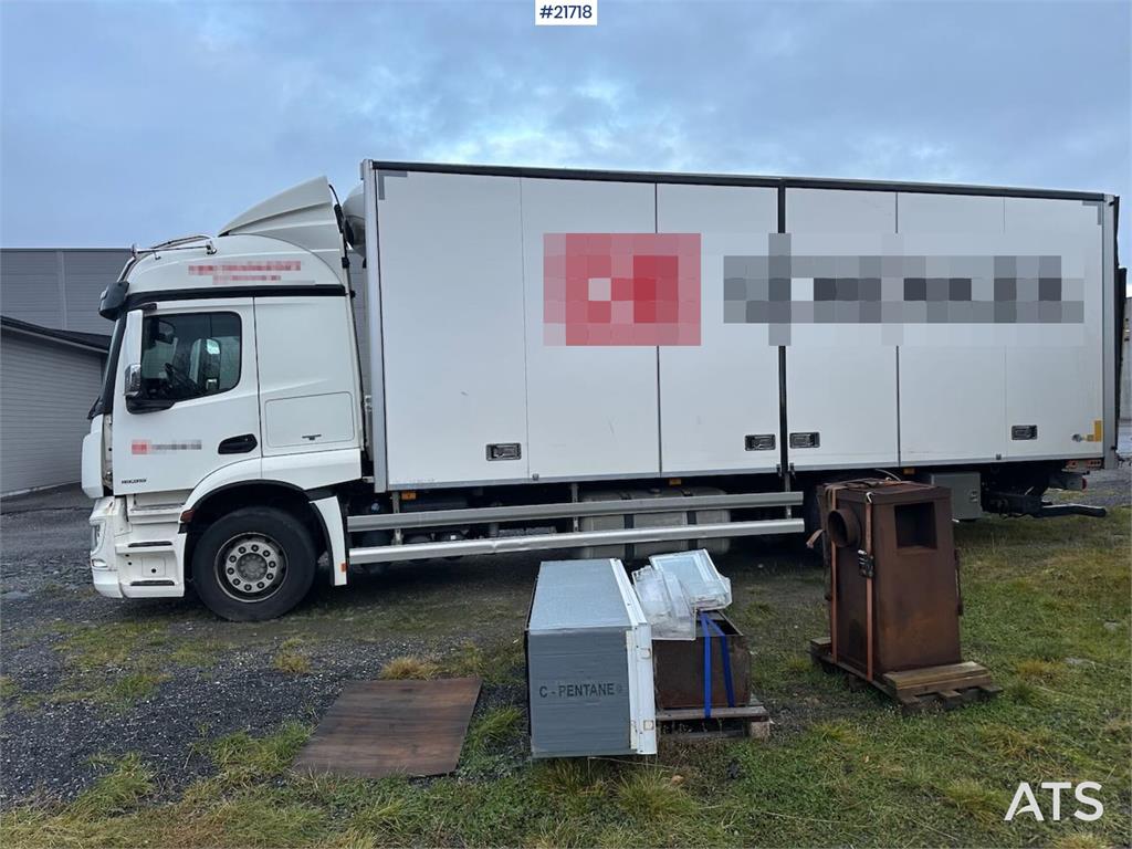 Mercedes-Benz Actros 1835 box truck w/ Full side opening, genera