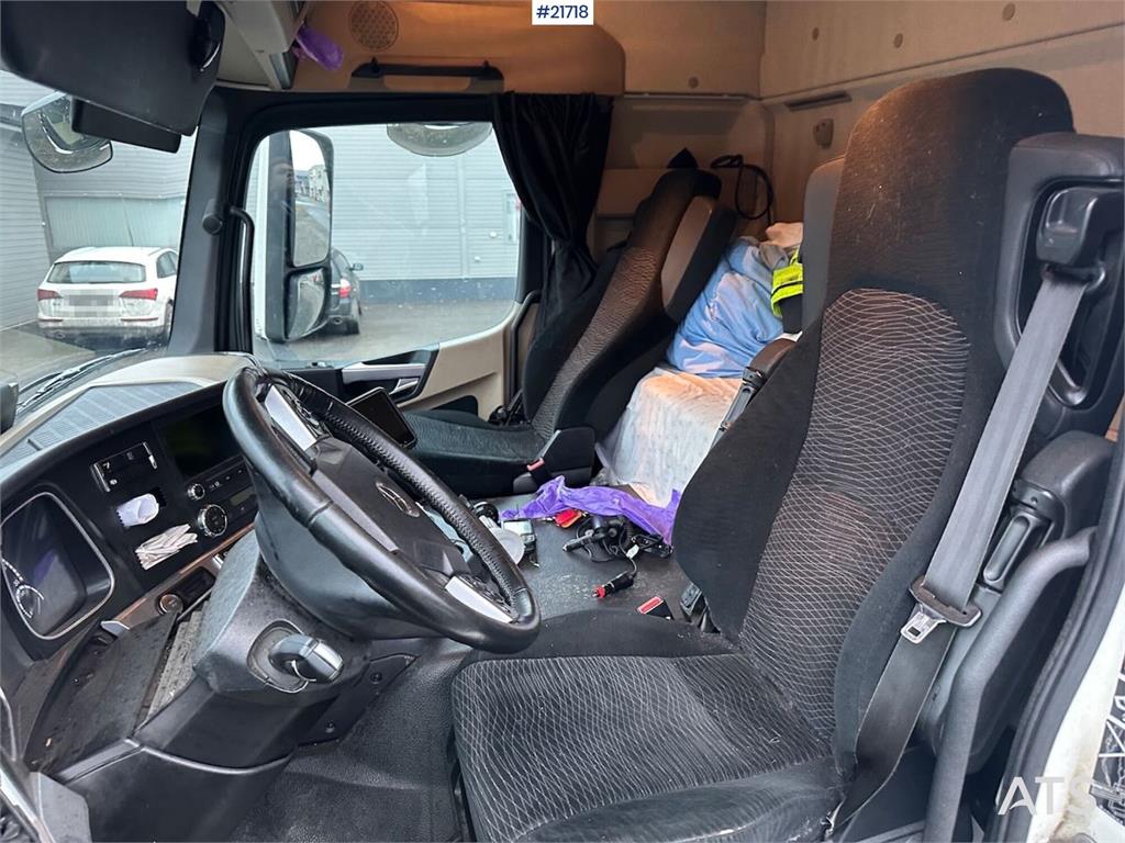 Mercedes-Benz Actros 1835 box truck w/ Full side opening, genera