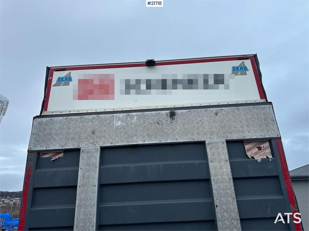 Mercedes-Benz Actros 1835 box truck w/ Full side opening, genera