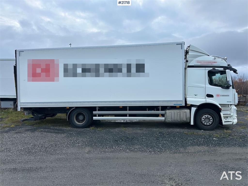 Mercedes-Benz Actros 1835 box truck w/ Full side opening, genera