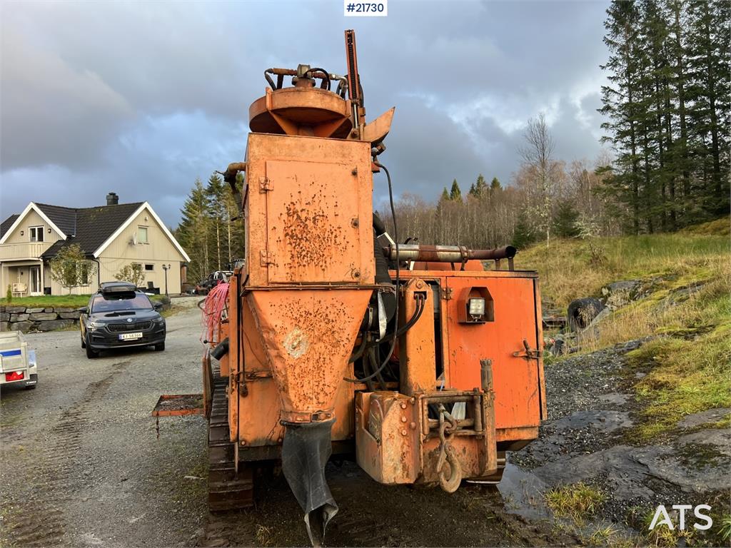 Tamrock DHA400 Drilling rig w/ CPR 438L hammer