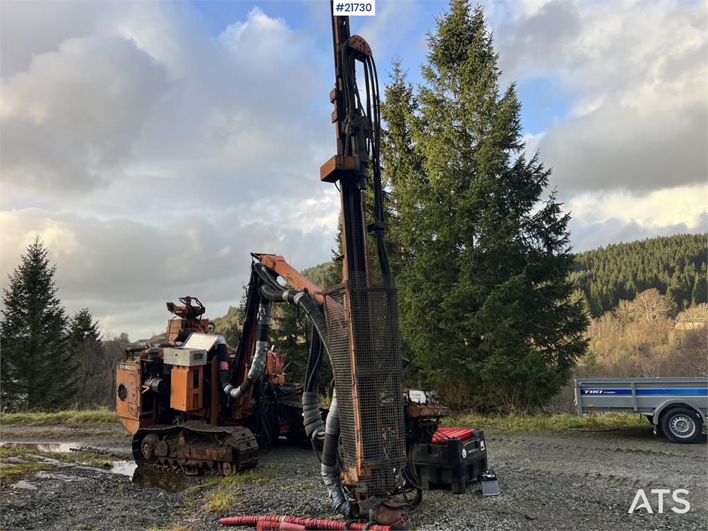 Tamrock DHA400 Drilling rig w/ CPR 438L hammer