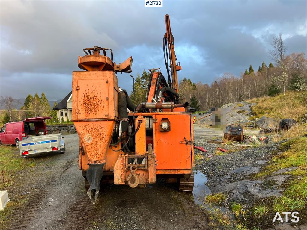 Tamrock DHA400 Drilling rig w/ CPR 438L hammer